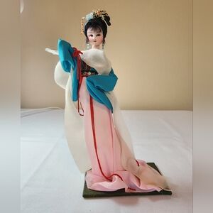 DT15. Geisha doll